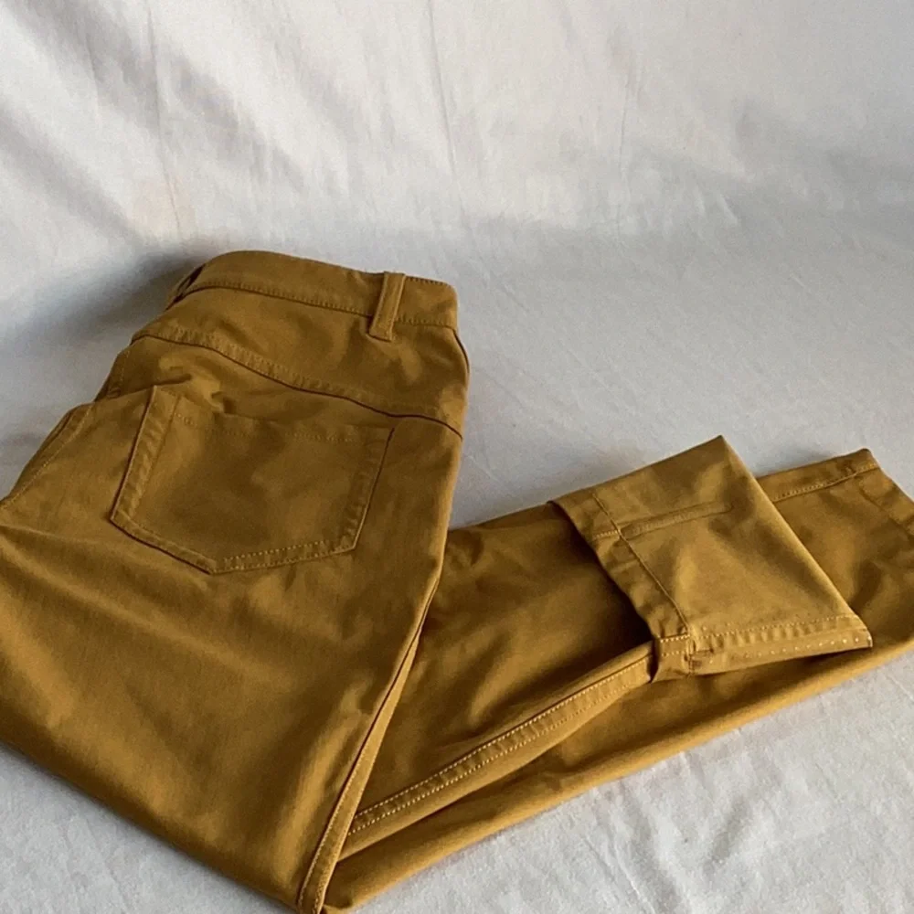 Lululemon City Sleek pants - Picture 9 of 13